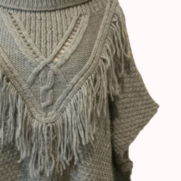 NWT New Coco + Carmen Gray knit fringe sweater poncho O/S - Picture 5 of 14